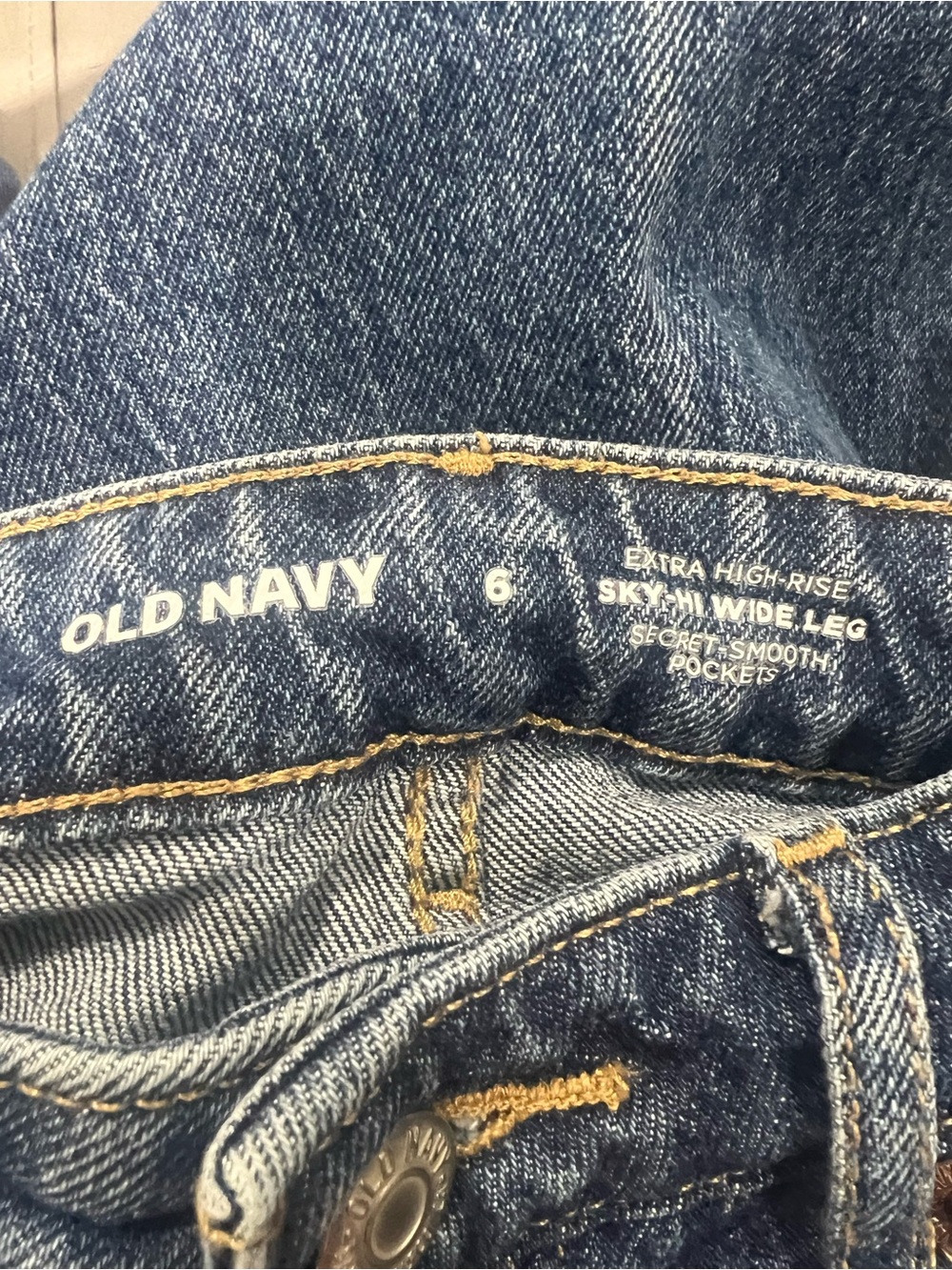 Old Navy Extra High-Rise Wide Leg Jeans - Blue Denim - Picture 3 of 3
